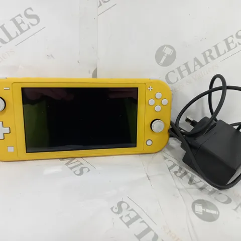 NINTENDO SWITCH LIGHT IN YELLOW