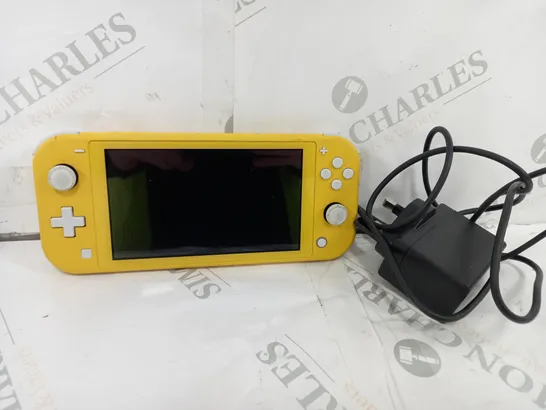 NINTENDO SWITCH LIGHT IN YELLOW