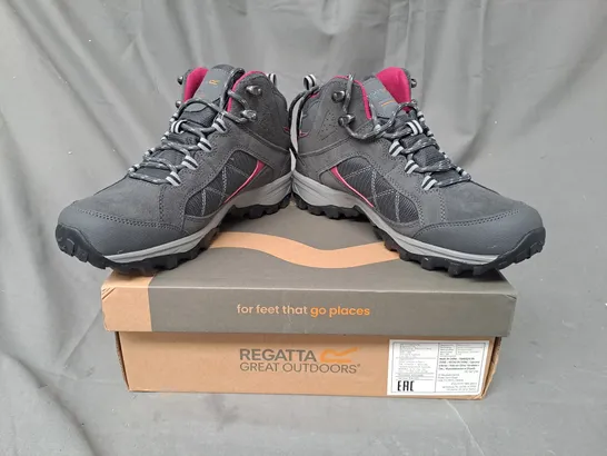 BOXED PAIR OF REGATTA WATERPROOF + BREATHABLE SHOES IN GREY/PINK UK SIZE 7