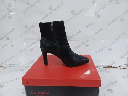 BOXED RUTH LANGSFORD BLACK SNAKE PRINT PLATFORM ANKLE BOOTS- SIZE 7