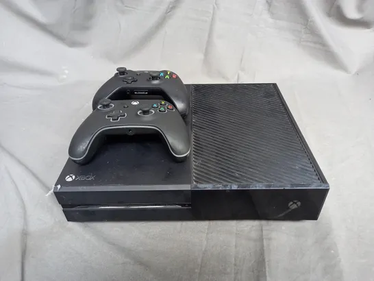 XBOX ONE GAMES CONSOLE WITH 2 CONTROLLERS