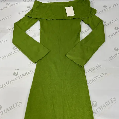 PRETTY LAVISH SQUARE NECK STRETCH MAXI DRESS IN GREEN SIZE SMALL