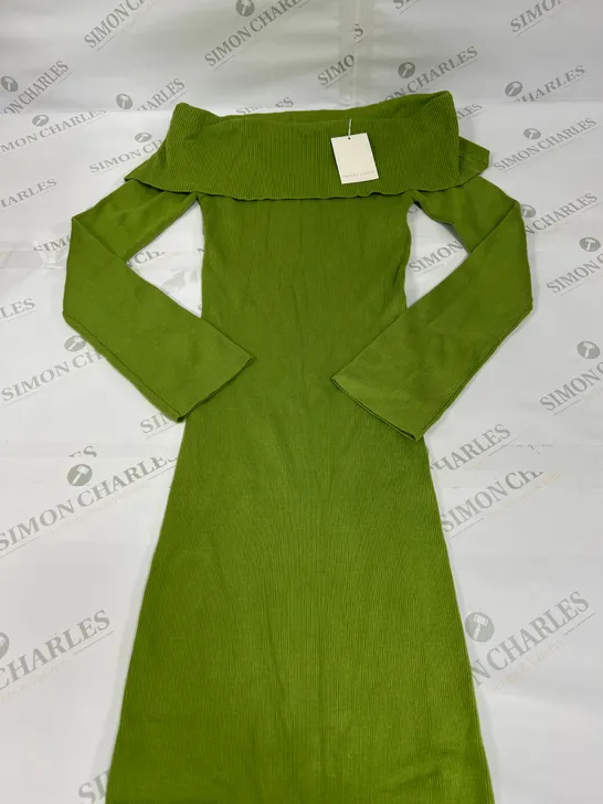 PRETTY LAVISH SQUARE NECK STRETCH MAXI DRESS IN GREEN SIZE SMALL