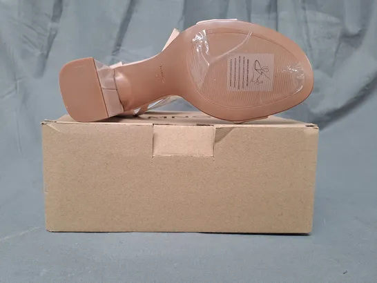 BOXED PAIR OF MNG OPEN TOE BLOCK HEEL SANDALS IN NUDE UK SIZE 4