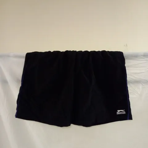 SLAZENGER BLACK SHORTS SIZE 2XL 