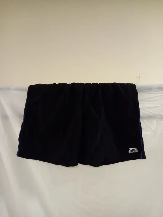 SLAZENGER BLACK SHORTS SIZE 2XL 