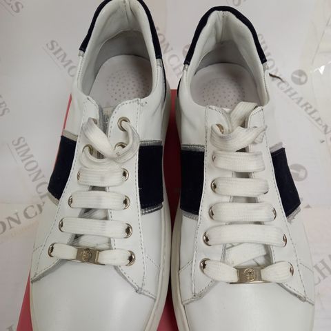 BOXED PAIR OF MODA IN PELLE SIZE 40EU WHITE-NAVY LEATHER BRALLA TRAINER