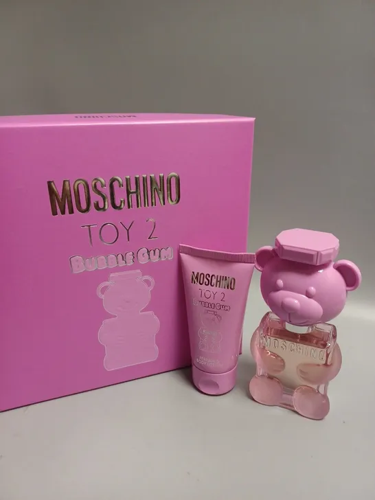 BOXED MOSCHINO BUBBLEGUM 30ML EAU DE TOILETTE AND CREAM SET  RRP £45