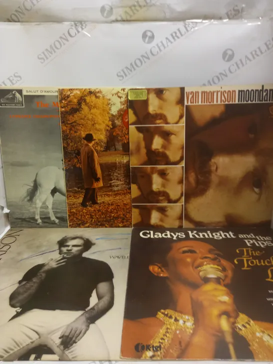 APPROXIMATELY 8 ASSORTED VINYLS FROM VARIOUS ARTISTS TO INCLUDE GLADYS KNIGHT, VAN MORRISON, ARTHUR RUBINSTEIN ETC 