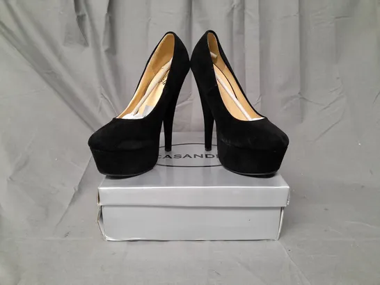 BOXED PAIR OF CASANDRA PLATFORM HIGH HEEL SHOES IN BLACK SIZE 5