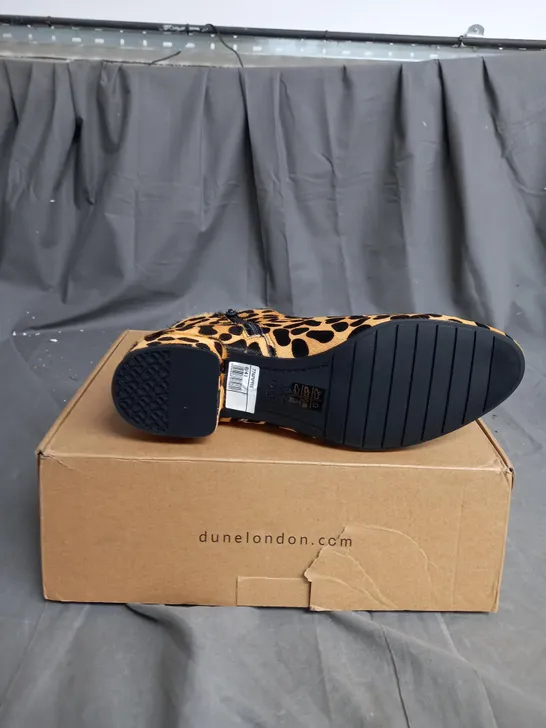 BOXED PAIR OF DUNE LONDON PIPPIE LEOPARD ANKLE BOOTS SIZE 8