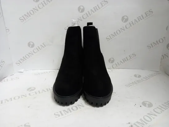 DESIGNER SUEDE EFFECT CHELSEA BOOTS UK SIZE 3.5