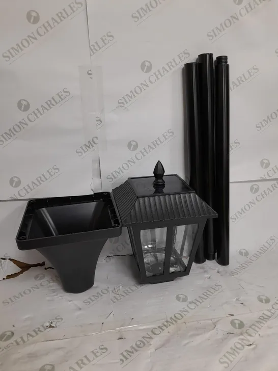 BOXED WHITEHALL SOLAR LAMP POST RRP £44.99