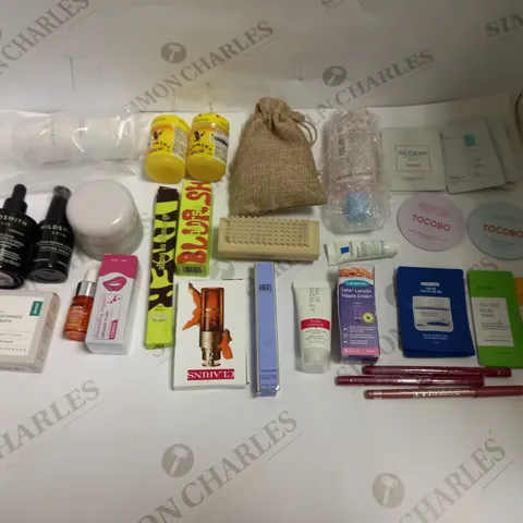 LOT OF APPROX 20 ASSORTED HEALTH AND BEAUTY ITEMS TO INCLUDE LIP PENCILS, BALM, FACE CREAMS ETC