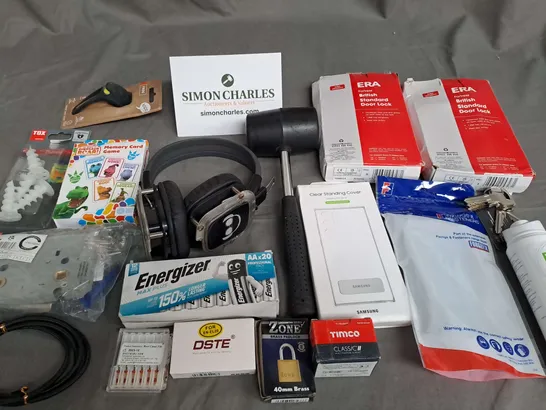 LARGE QUANTITY OF ASSORTED HOUSEHOLD ITEMS TO INCLUDE ERA BRITISH STANDARD DOOR LOCK, ENERGIZER BATTERIES, MEMORY CARD GANE AND BRASS PADLOCK