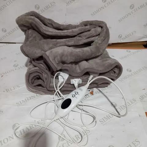 COZEE HOME HEATED PLUSH WASHABLE THROW - SILVER GREY