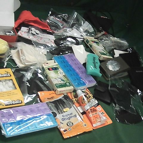 SMALL BOX OF ASSORTED ITEMS TO INCLUDE GORILLA GLUE, PILL BOXES, FACE MASKS