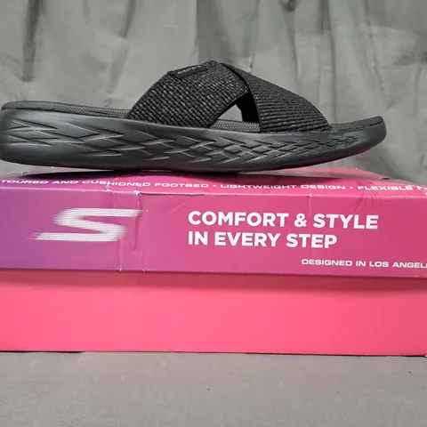 BOXED PAIR OF SKECHERS OPEN TOE SANDALS IN BLACK UK SIZE 6