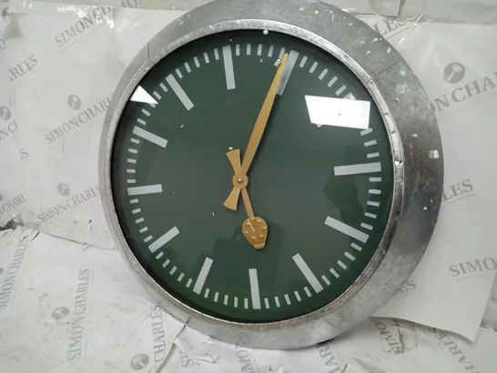 BOXED LARGE OUTDOOR GALVANISED STEEL CLOCK - GREEN FACE