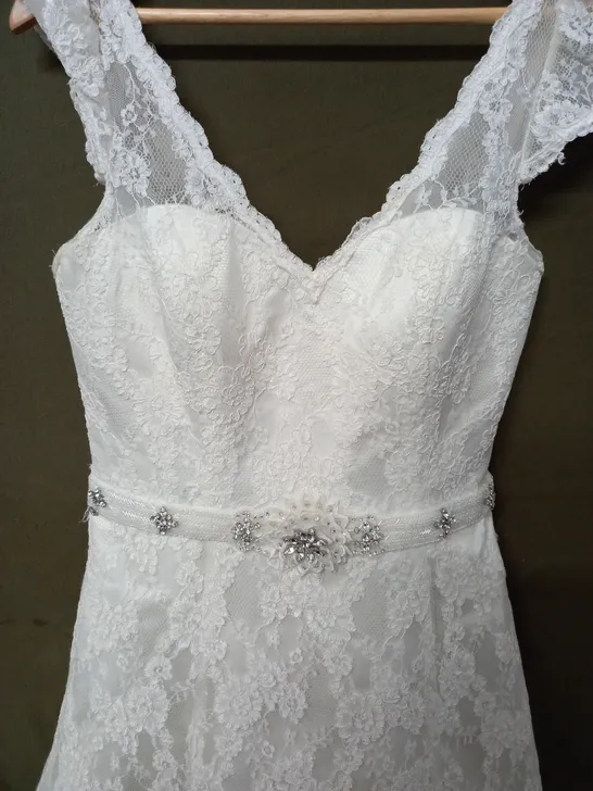 ROSETTA NICOLINI LACE EMBELLISHED WEDDING DRESS - SIZE RNP