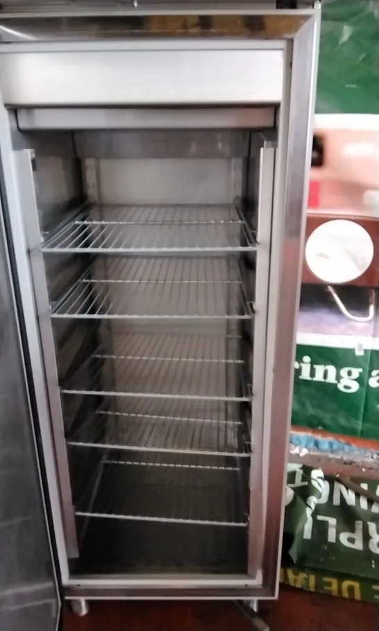 COMMERCIAL SINGLE DOOR FRIDGE/CHILLER 