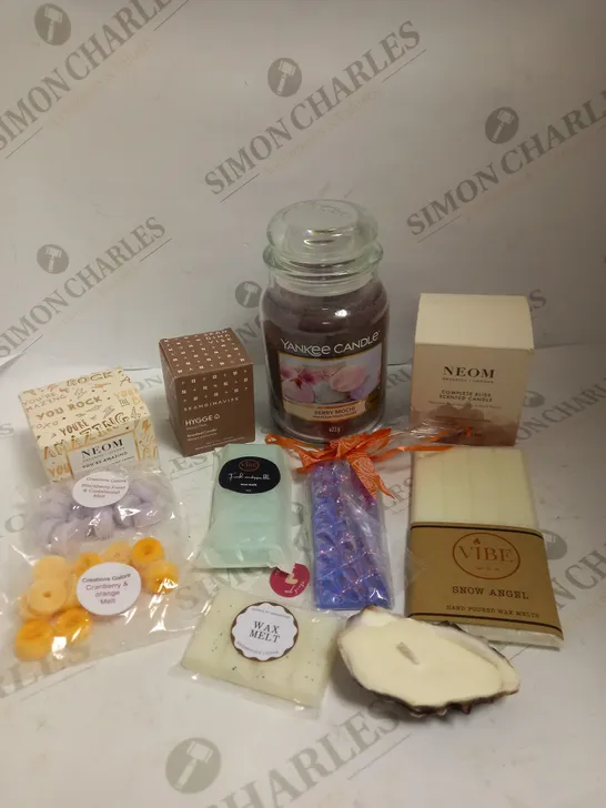 BOX OF APPROXIMATELY 20 ASSORTED SCENTED CANDLE & WAX MELTING PRODUCTS