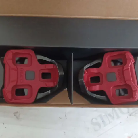 SET OF BIKE PEDALS  FOR CLEATS 