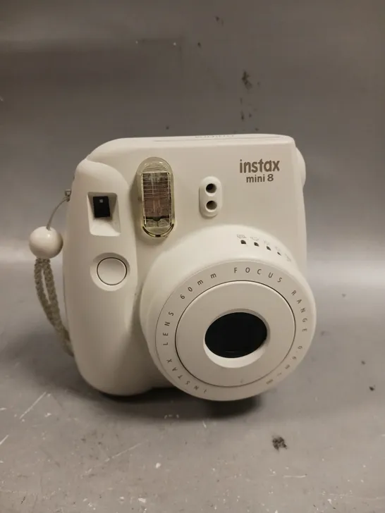 INSTAX MINI 8 INSTANT CAMERA 