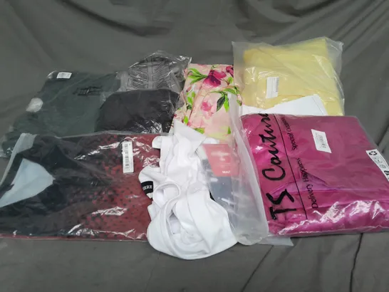 BOX OF ASSORTED CLOTHING ITEMS IN VARIOUS COLOURS, SIZES AND STYLES