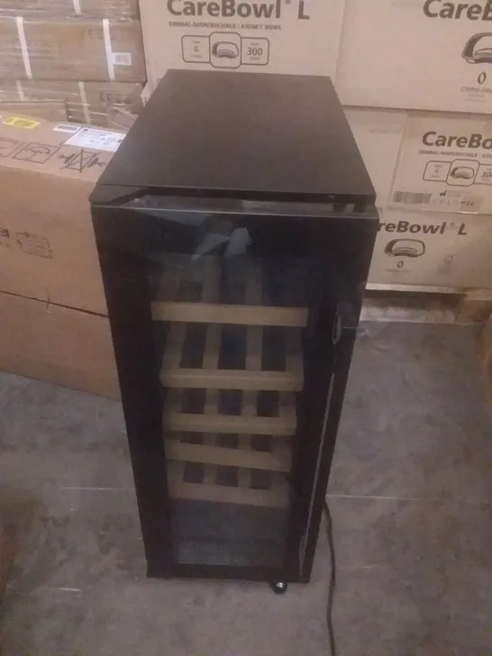 BLACK 5 SHELF BOTTLE COOLER 