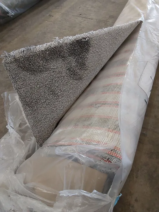 ROLL OF QUALITY SELENA ANTHRACITE CARPET // SIZE: APPROXIMATELY 4 X 2.3m