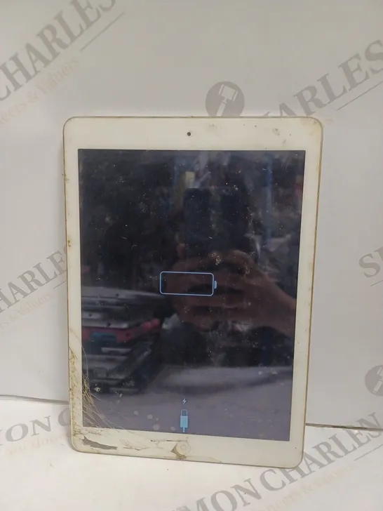 APPLE IPAD MODEL A1474 SILVER