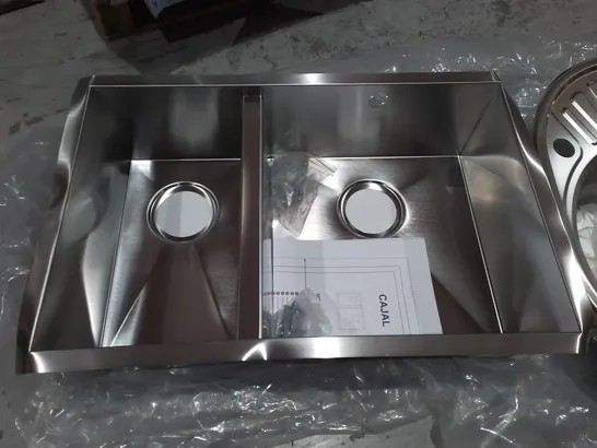 LOT OF 2 ASSORTED STAINLESS STEEL KITCHEN SINKS