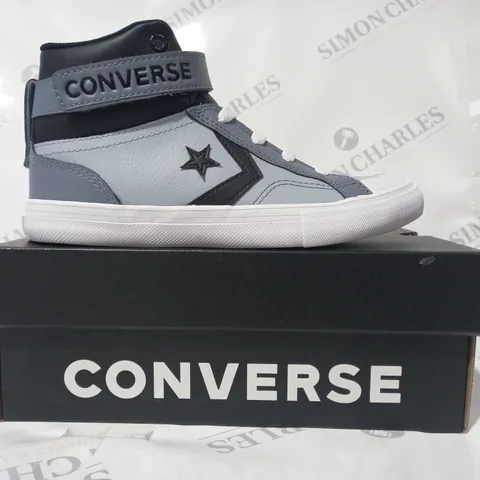 BOXED PAIR OF CONVERSE SHOES IN BLUE/BLACK UK SIZE 2