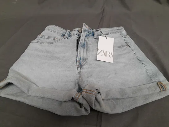 ZARA LIGHT DENIM SHORTS - UK 6