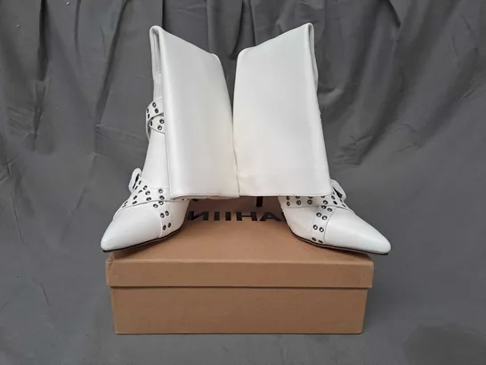 BOXED PAIR OF NIIHAI HEELED KNEE-HIGH BOOTS IN WHITE EU SIZE 36