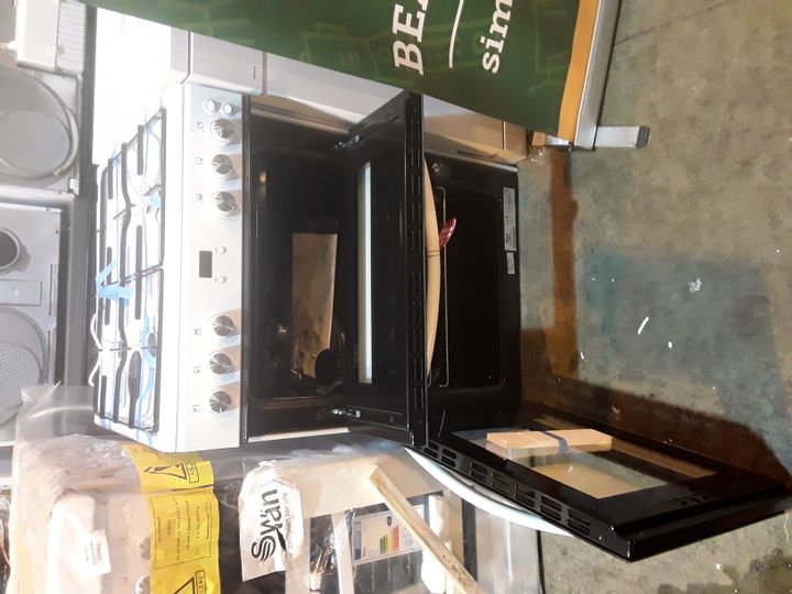 GAS COOKER WHITE RRP £399.99 RRP £399.99 3126791Simon Charles Auctioneers