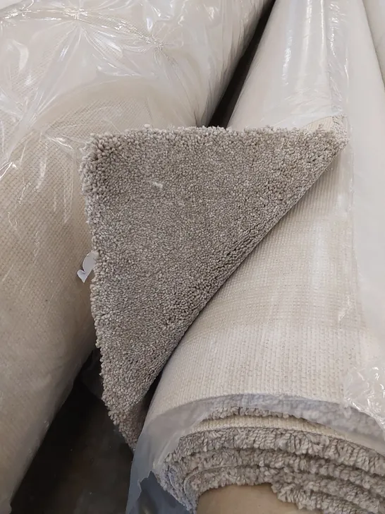 ROLL OF QUALITY ULTIMATE EXPRESSIONS TAUPE CARPET // SIZE: APPROX 5 X 2.92m