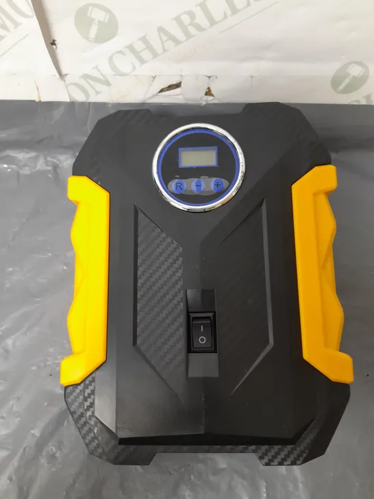 BOXED PORTABLE DIGITAL TIRE INFLATOR 