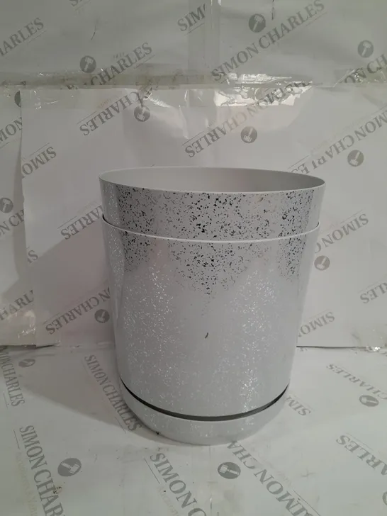 SET OF 2 WHITE AND SILVER PLASTIC PLANT POTS