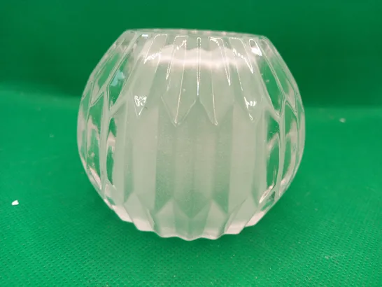 QUI19 ROUNDED GLASS SHADE WITH FROSTED INNER x 