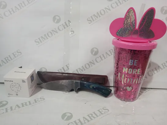 LOT OF APPROXIMATELY 10 ASSORTED HOUSEHOLD ITEMS TO INCLUDE MINNIE MOUSE TRAVEL MUG, DECORATIVE COLLECTIBLE KNIFE, SMART PLUG, ETC