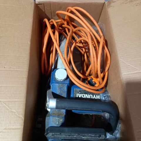 HYUNDAI 2400W / 230V 16" BAR ELECTRIC CHAINSAW