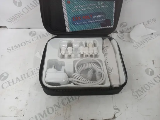 BEAUTURAL PROFESSIONAL MANICURE & PEDICURE KIT