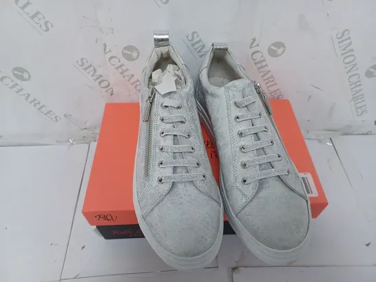 BOXED PAIR OF RUTH LANGSFORD ZIP DETAIL TRAINERS IN SILVER SIZE 8