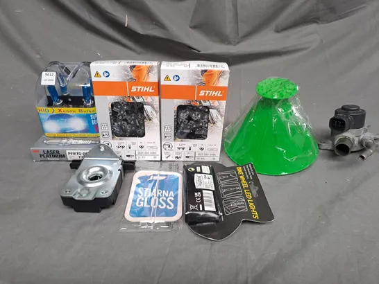 APPROX 20 ASSORTED CAR PARTS AND ACCESSORIES TO INCLUDE CAR AIR FRESHNERS, BIKE LED LIGHTS AND XENON BULBS