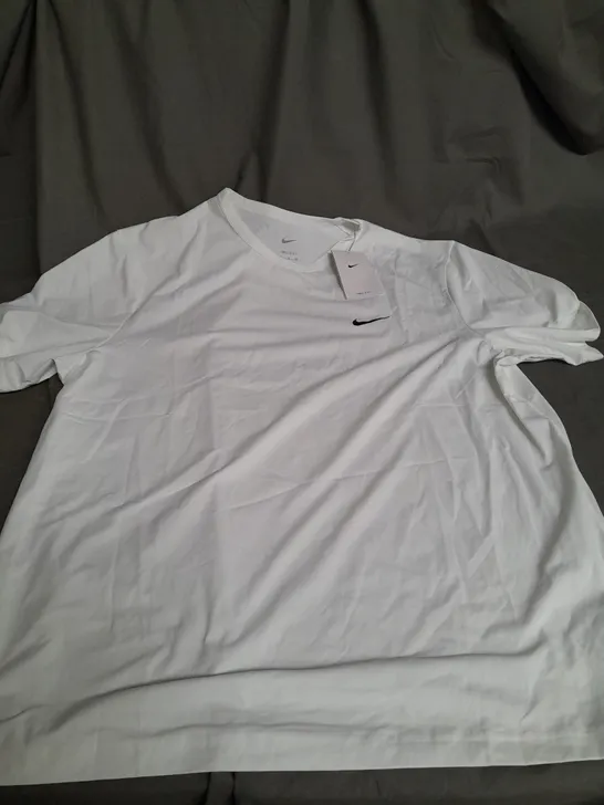 NIKE DRI-FIT TOP IN WHITE - XL