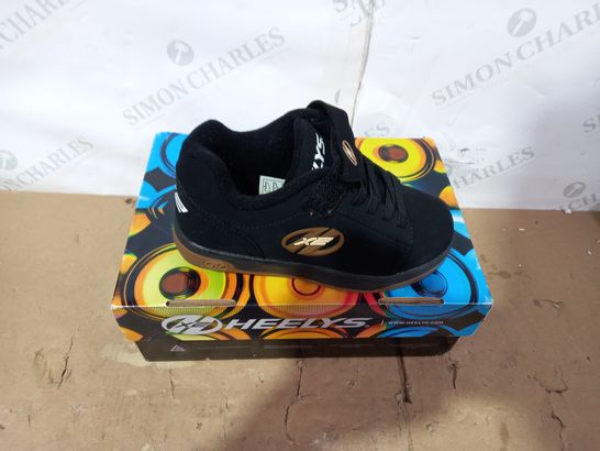 BOXED PAIR OF HEELYS X2 SIZE KIDS 13