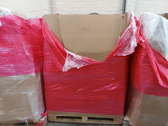 PALLET OF ASSORTED ITEMS INCLUDING: PLAYPEN, BEDDING, DOG CRATE, CORDLESS SPRING TENSION BLIND ECT