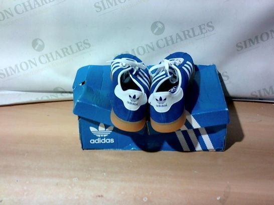 BOXED PAIR OF ADIDAS TRAINERS SIZE 10